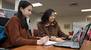 Two SIUE students.