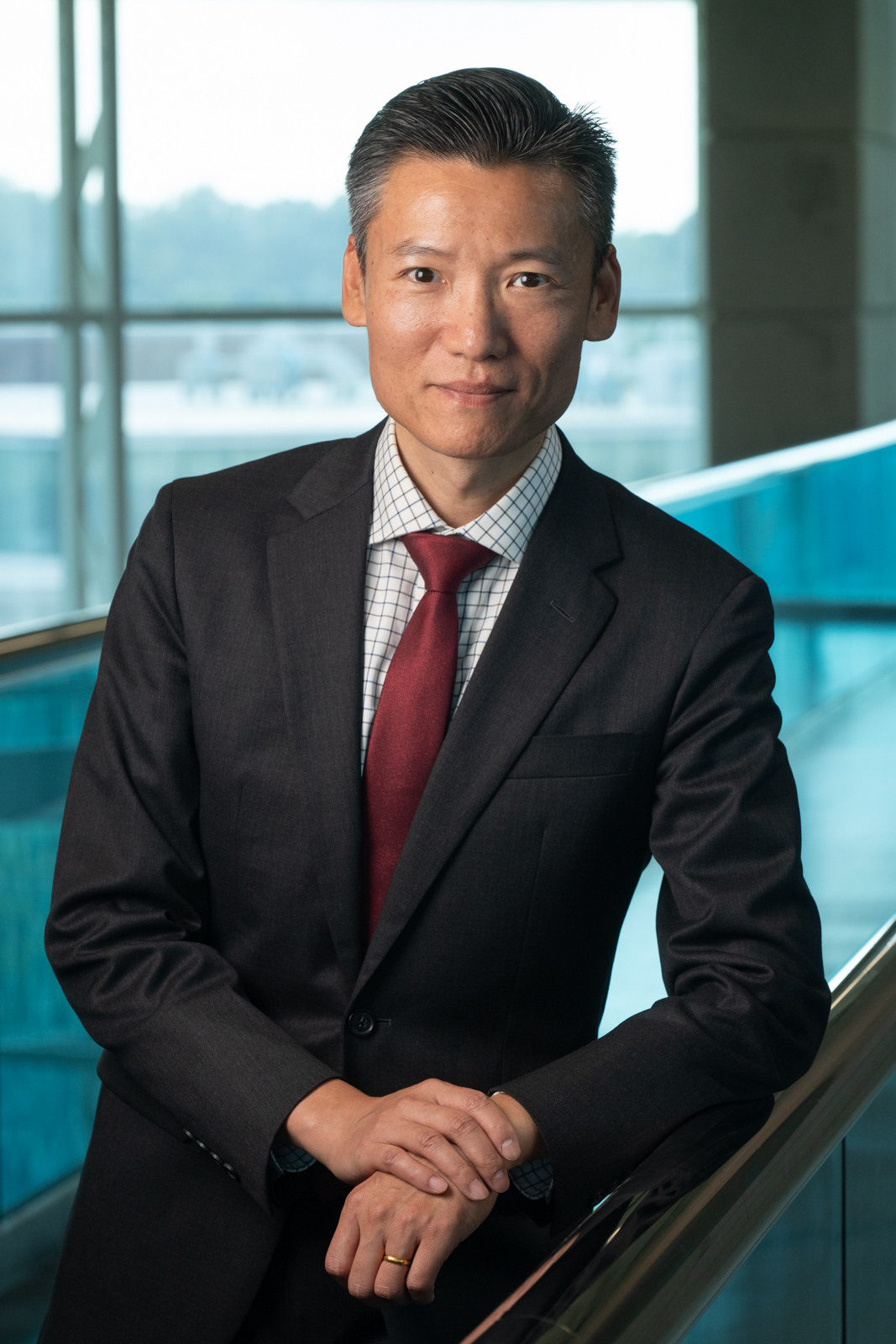 A portrait photo of Cheng, Liang