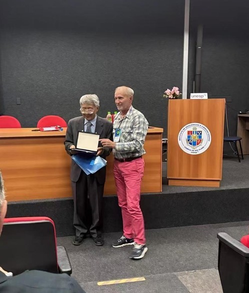 2025-Gu-award2