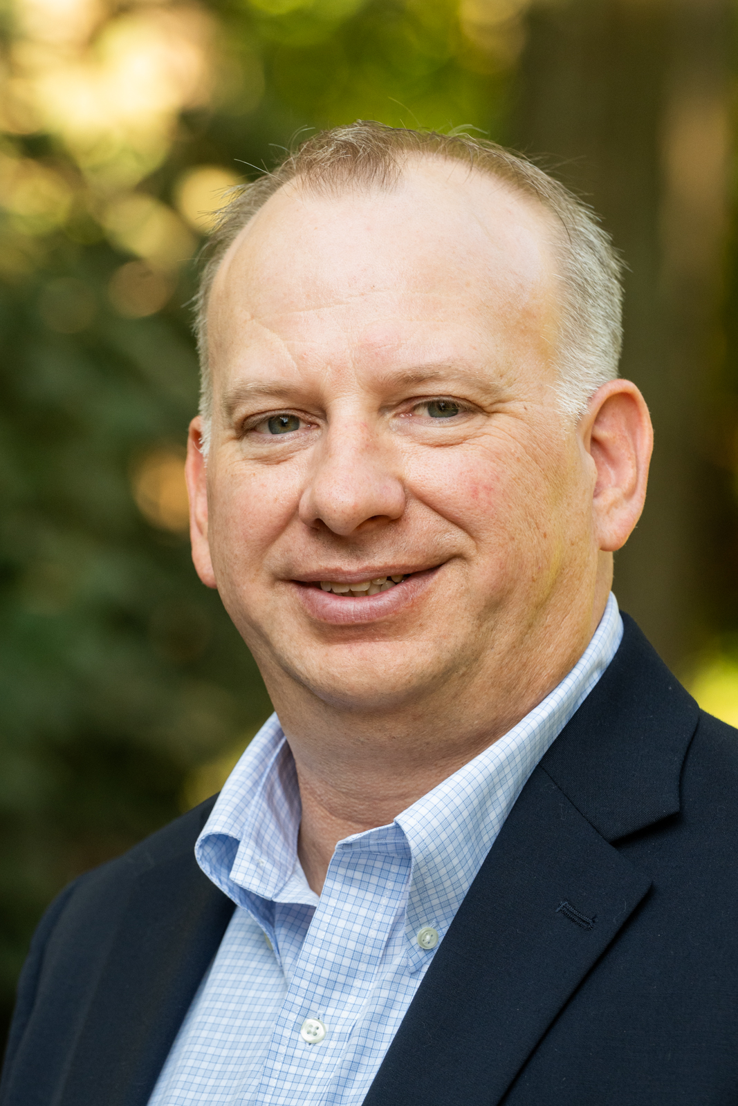 A portrait photo of Chris Walls