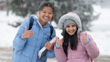 SIUE students in the snow.