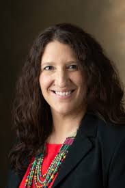 A portrait photo of Lindy Wagner